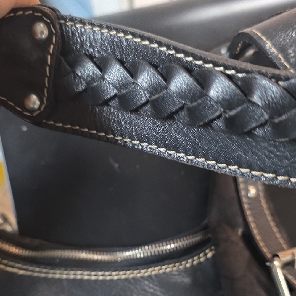 Gucci Black Shoulder Bag with Braided Strap - Picture 3 of 8
